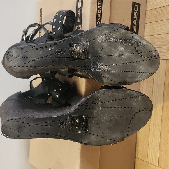 Dolce Vita Studded Wedge Sandals - Picture 4 of 4